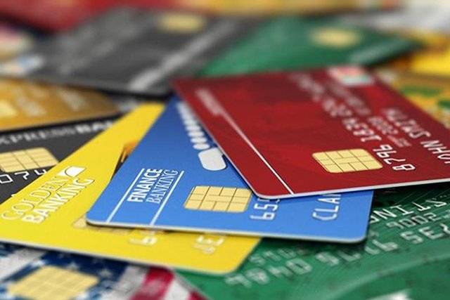 bezpieczne korzystanie z kart płatniczych