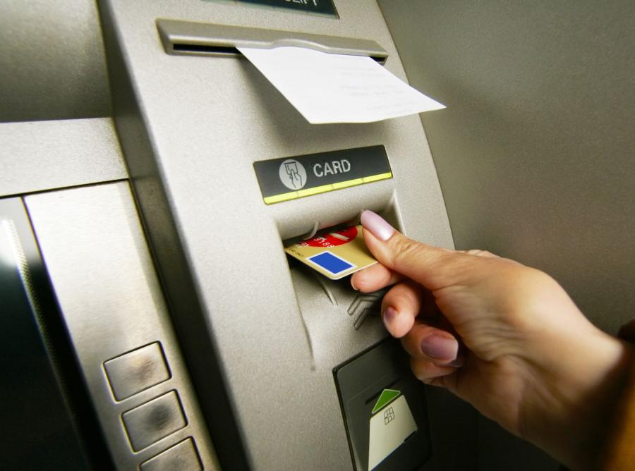 co zrobić gdy bankomat zjadł karte